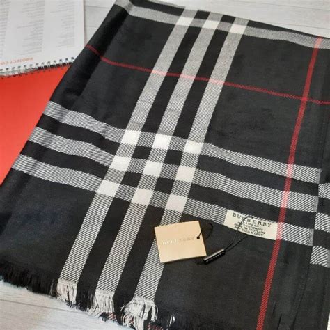 pashmina burberry prezzo|burberry signatures for men.